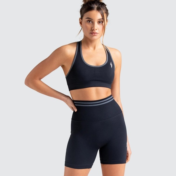 DOYOUEVEN Pants - 🌟NWT DYE Scrunch Seamless Shorts-Jet Black-L